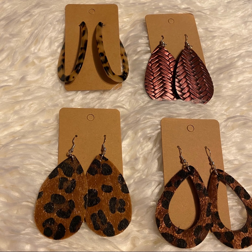 R - Lot of 4 pair of statement earrings new